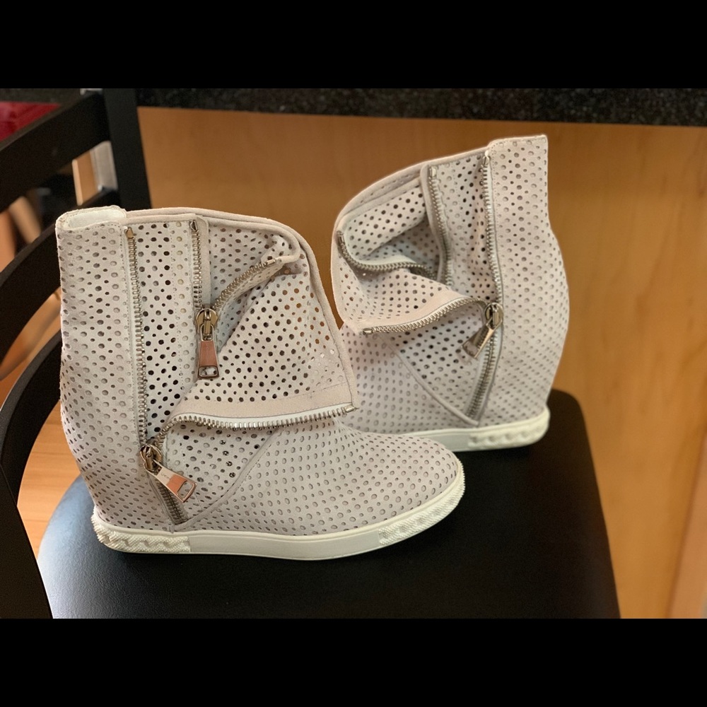 Original CASADEI booties